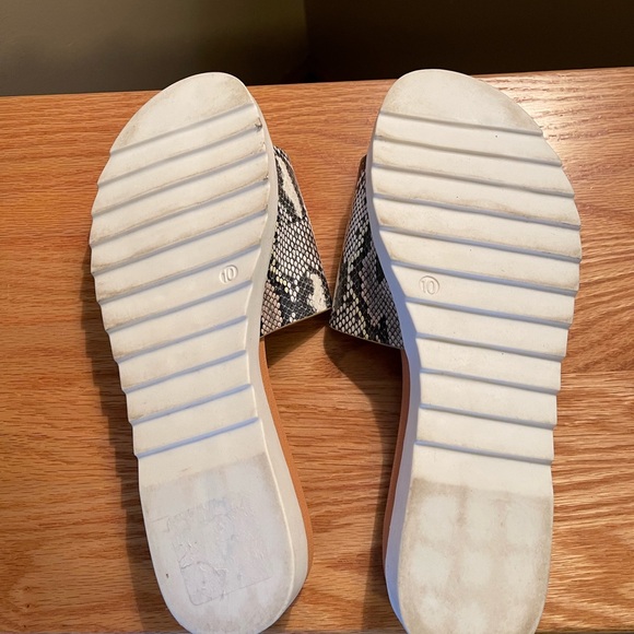 Seven woman's python print Slide/sandals - Picture 4 of 5